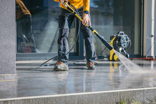 Best Driveway Pressure Washing  in West Des Moines, IA
